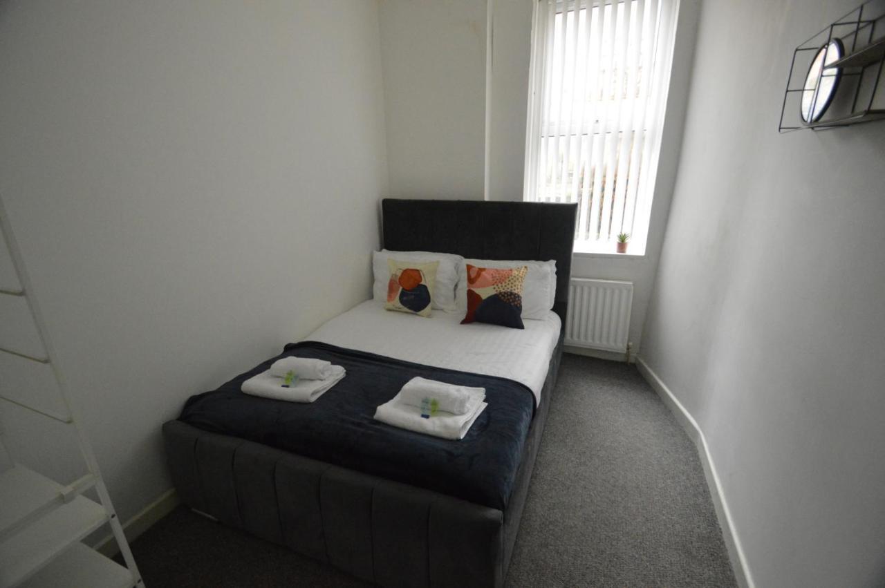 Spacious And Homely 2 Bedroom Flat - Suitelivin Gateshead Exterior photo