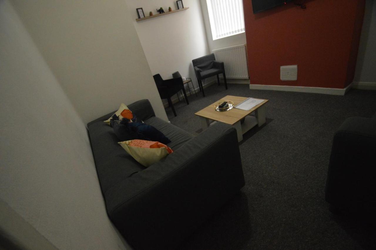 Spacious And Homely 2 Bedroom Flat - Suitelivin Gateshead Exterior photo